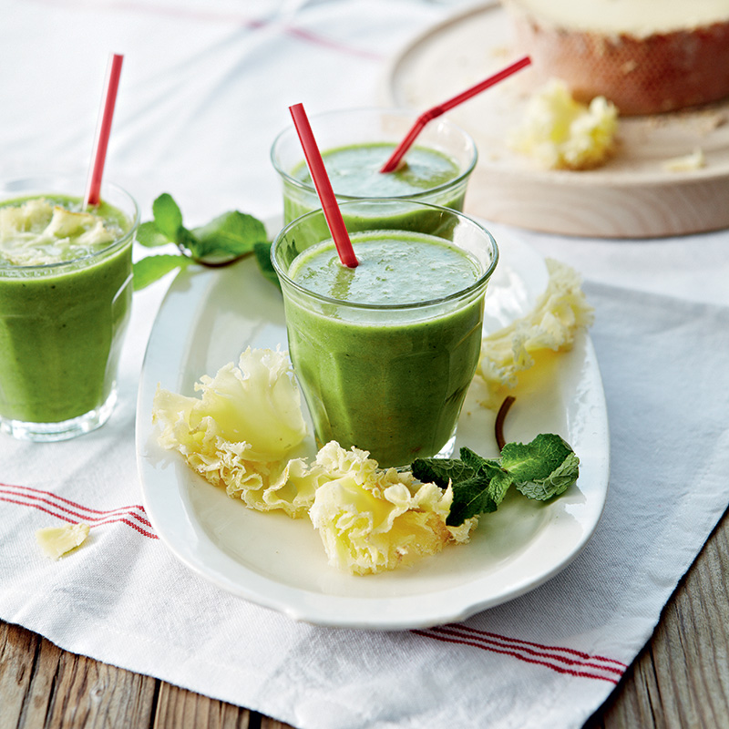 Zuppa di piselli fredda con Tête de Moine AOP