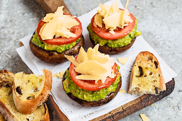 Maxi-champignon alla griglia con formaggio grigionese di montagna