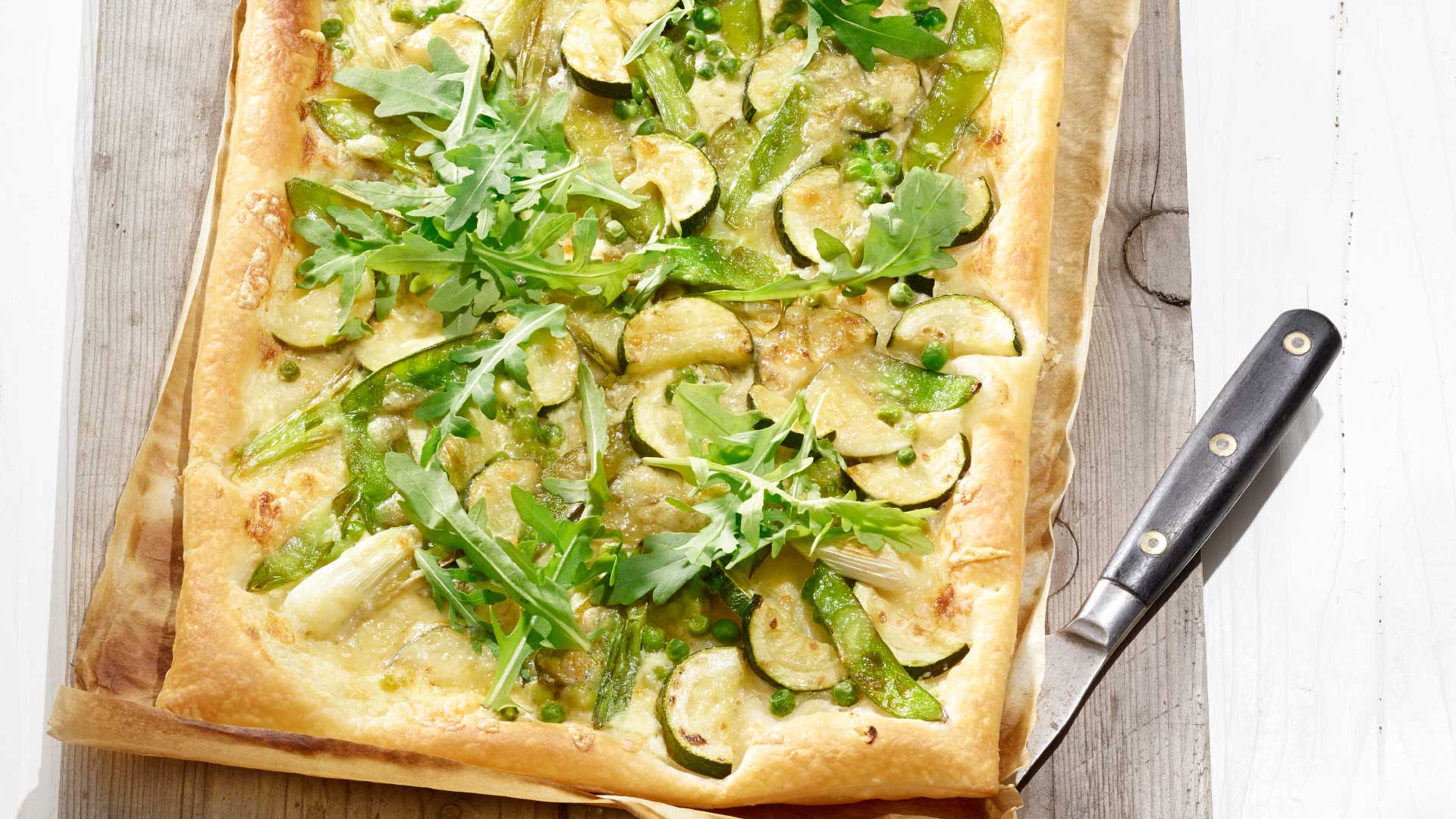 Torta con verdure verdi ed Emmentaler DOP