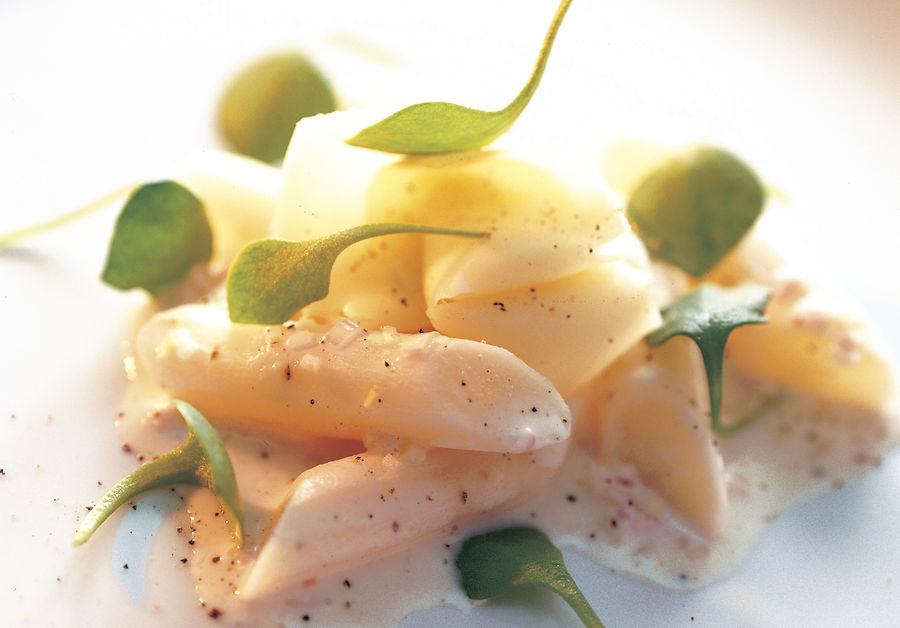 Insalata di scorzonera e portulaca al Tilsiter, con vinaigrette al miele